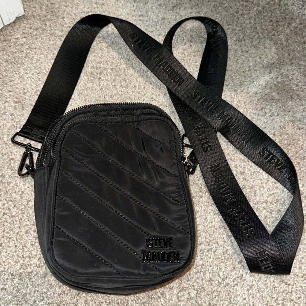 Steve Madden puffer crossbody